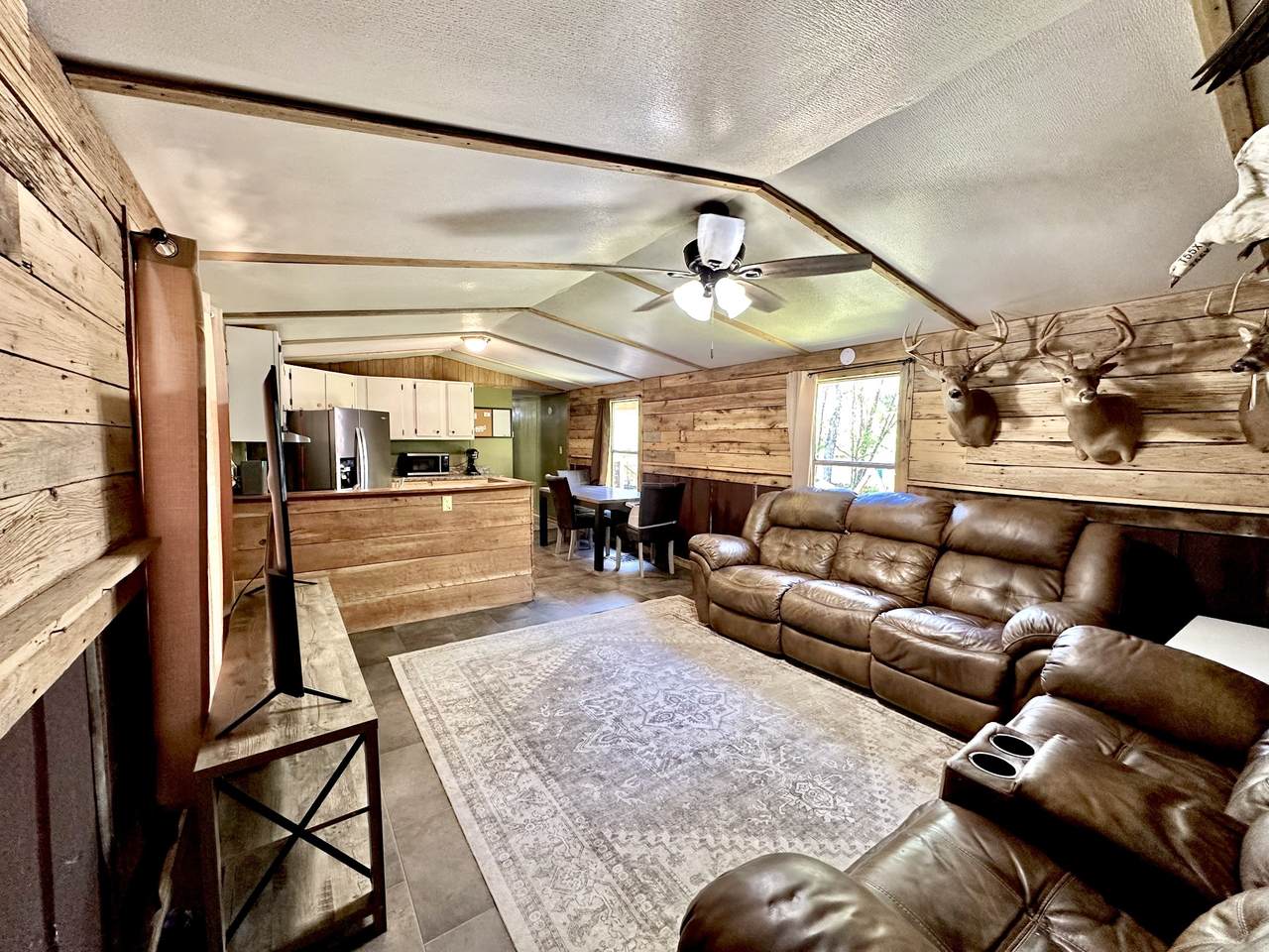 https://bt-photos.global.ssl.fastly.net/nashville/1280_boomver_1_RTC3169804-1.jpg