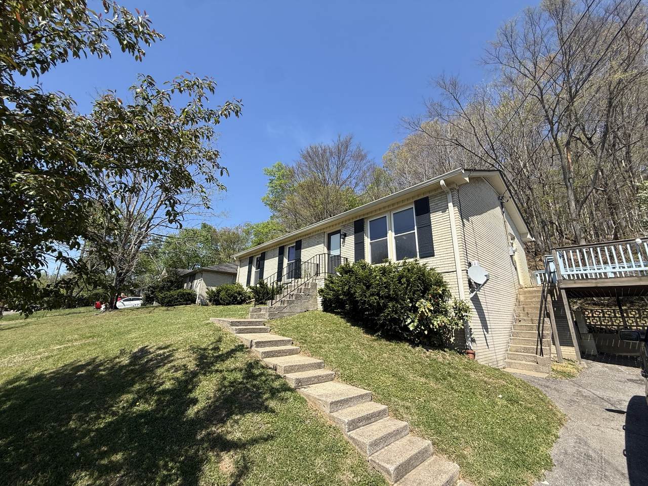 638 Hicks Rd - Photo 1