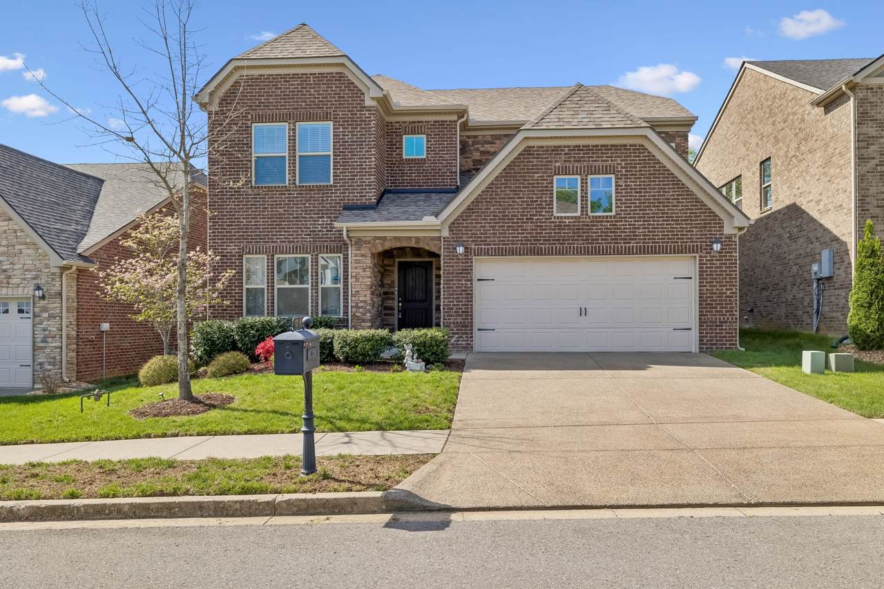1016 Fenner Ln - Photo 1