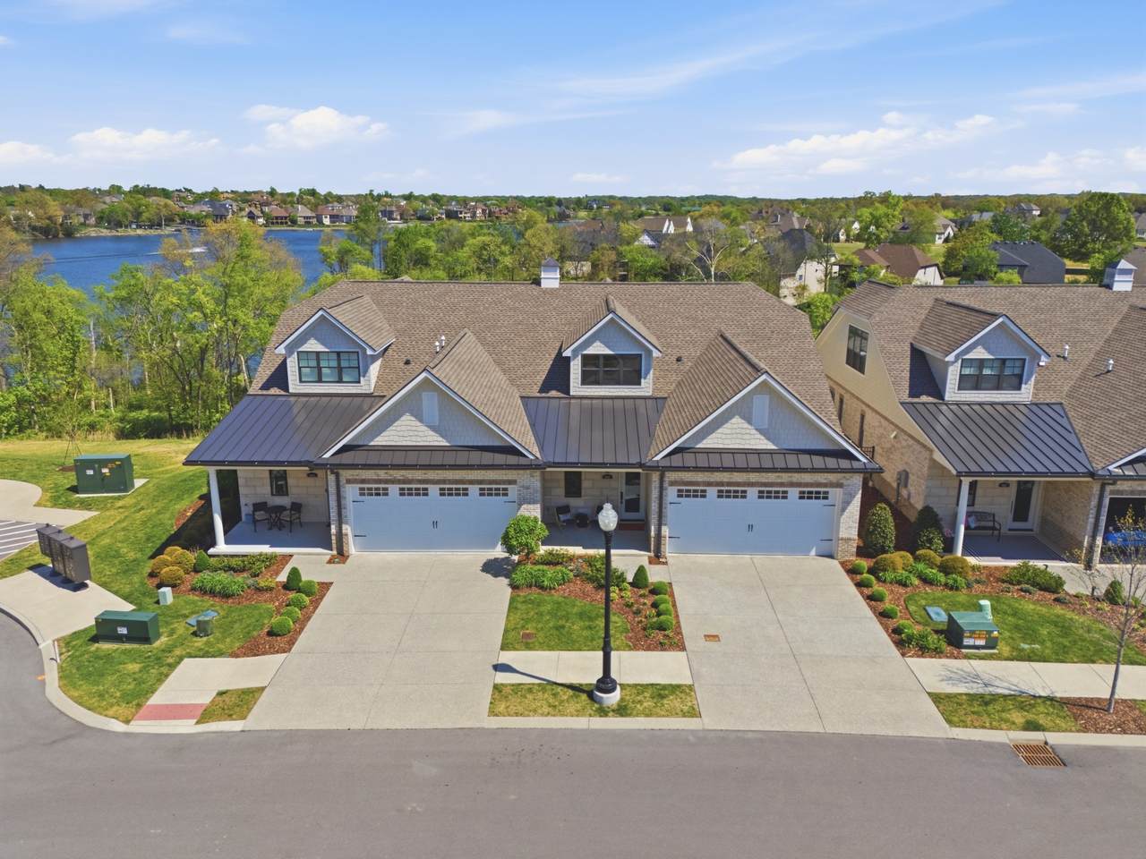 1024 Club View Drive - Photo 1