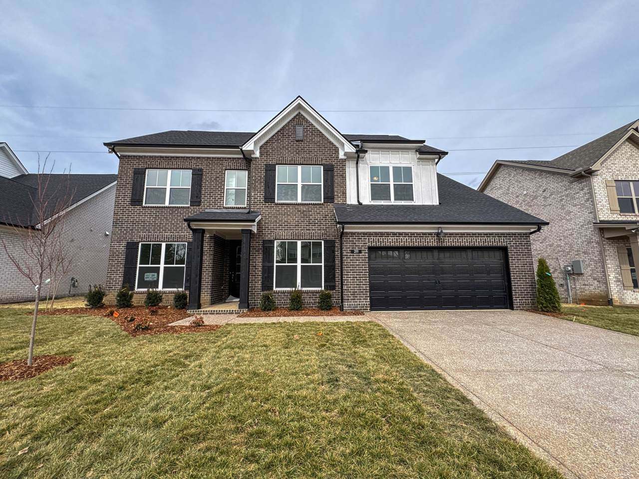 211 Settlers Way - Photo 1