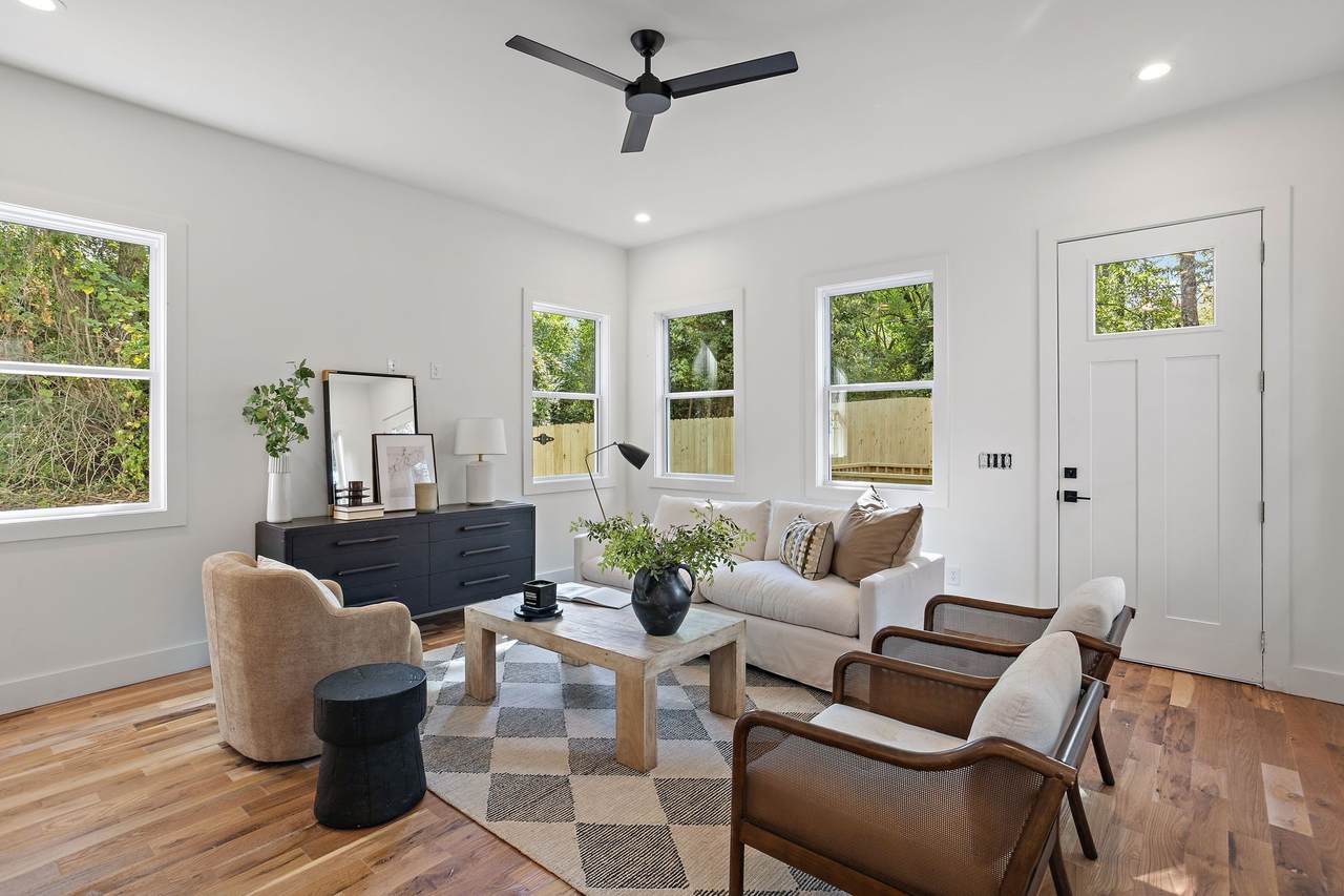 2237 Cruzen St - Photo 1
