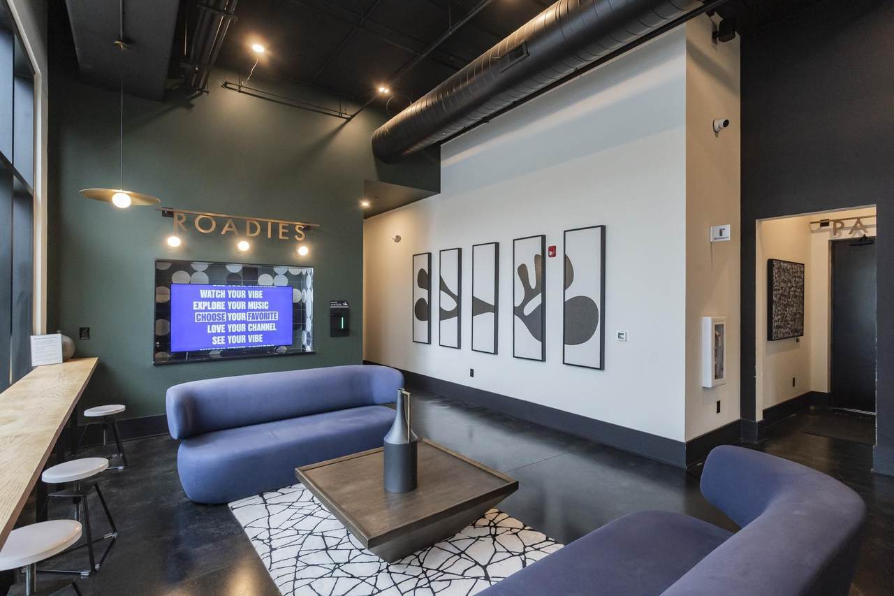 https://bt-photos.global.ssl.fastly.net/nashville/1280_boomver_1_RTC3170114-1.jpg