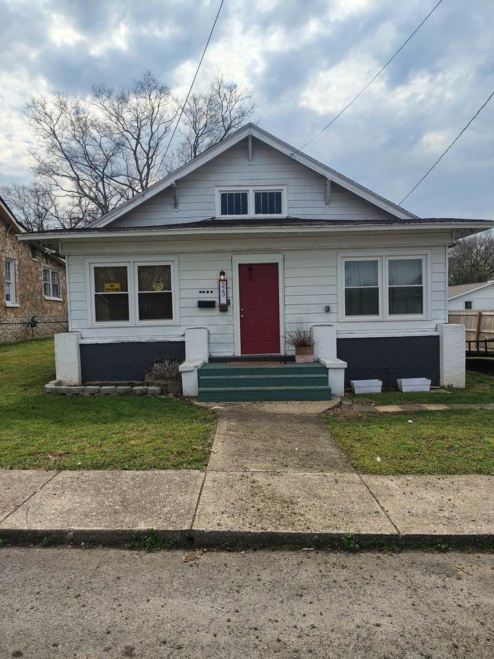 523 W 17th St - Photo 1