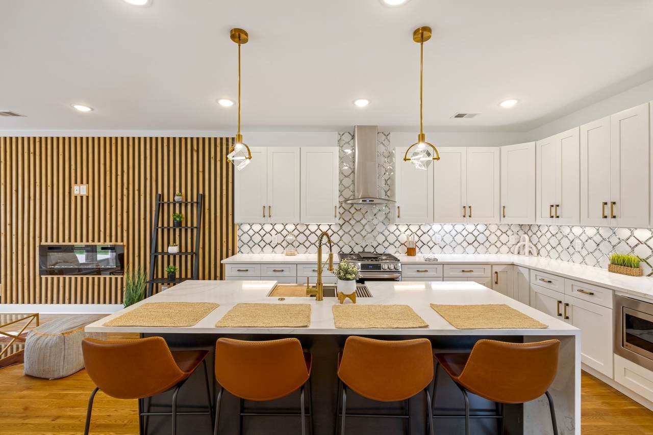 1618 11th Ave - Photo 1