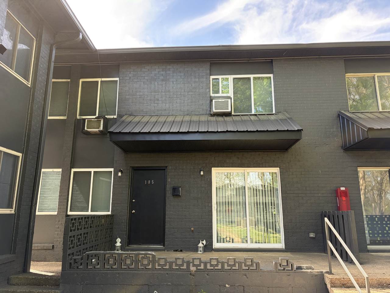 550 Harding Pl - Photo 1