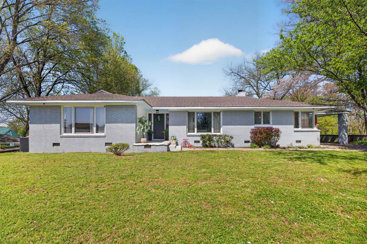 145 E Maple St - Photo 1