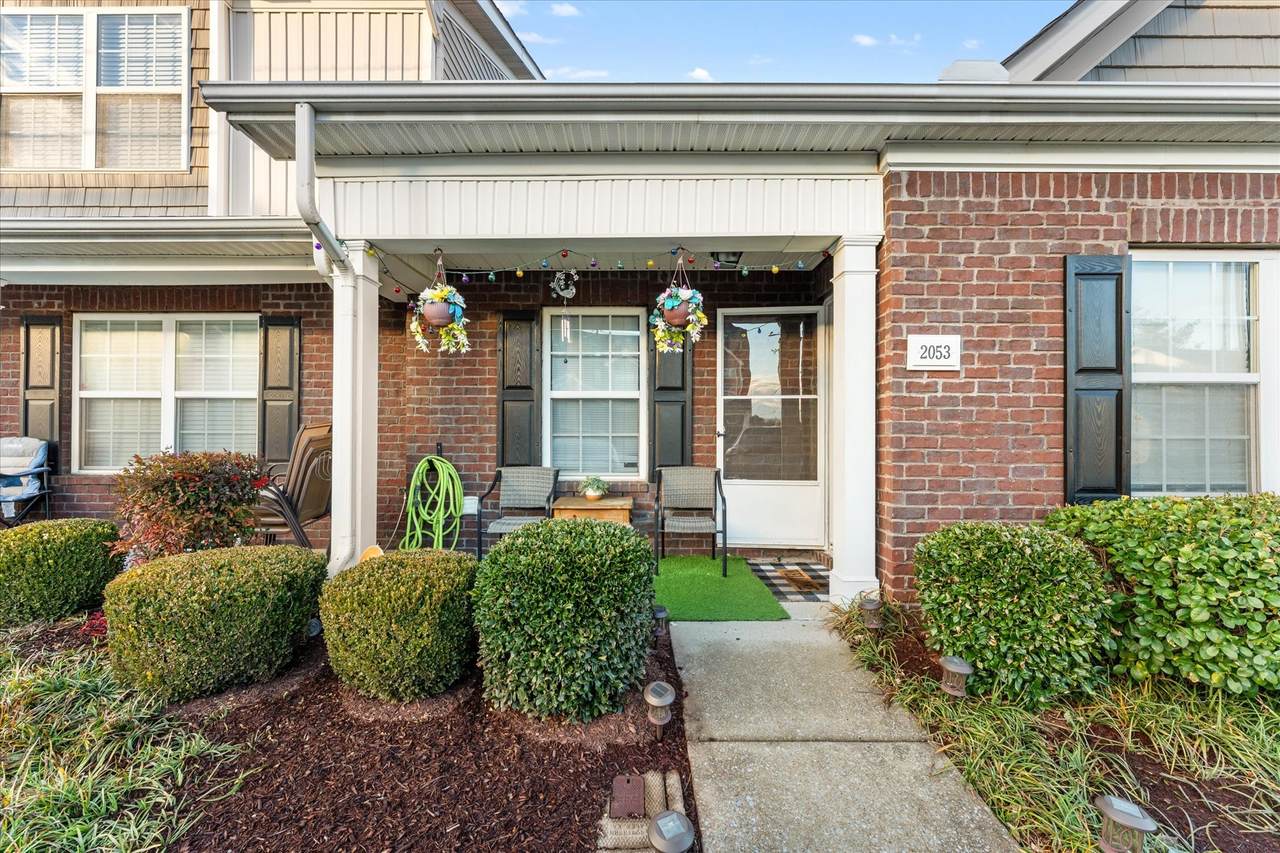 2053 George Buchanan Dr - Photo 1