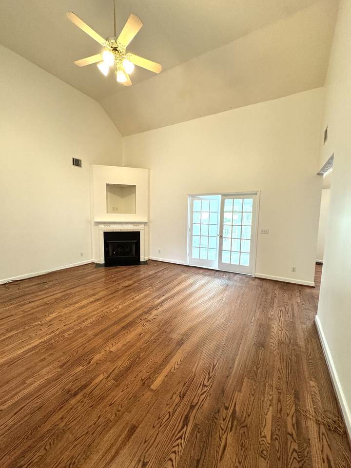 https://bt-photos.global.ssl.fastly.net/nashville/1280_boomver_1_RTC3170672-1.jpg
