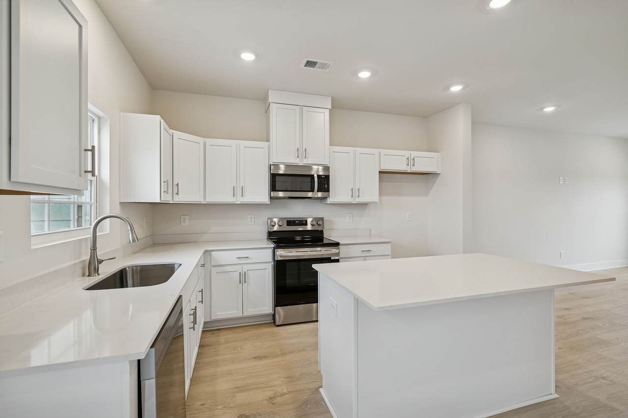 203 Dry Creek Commons - Photo 1