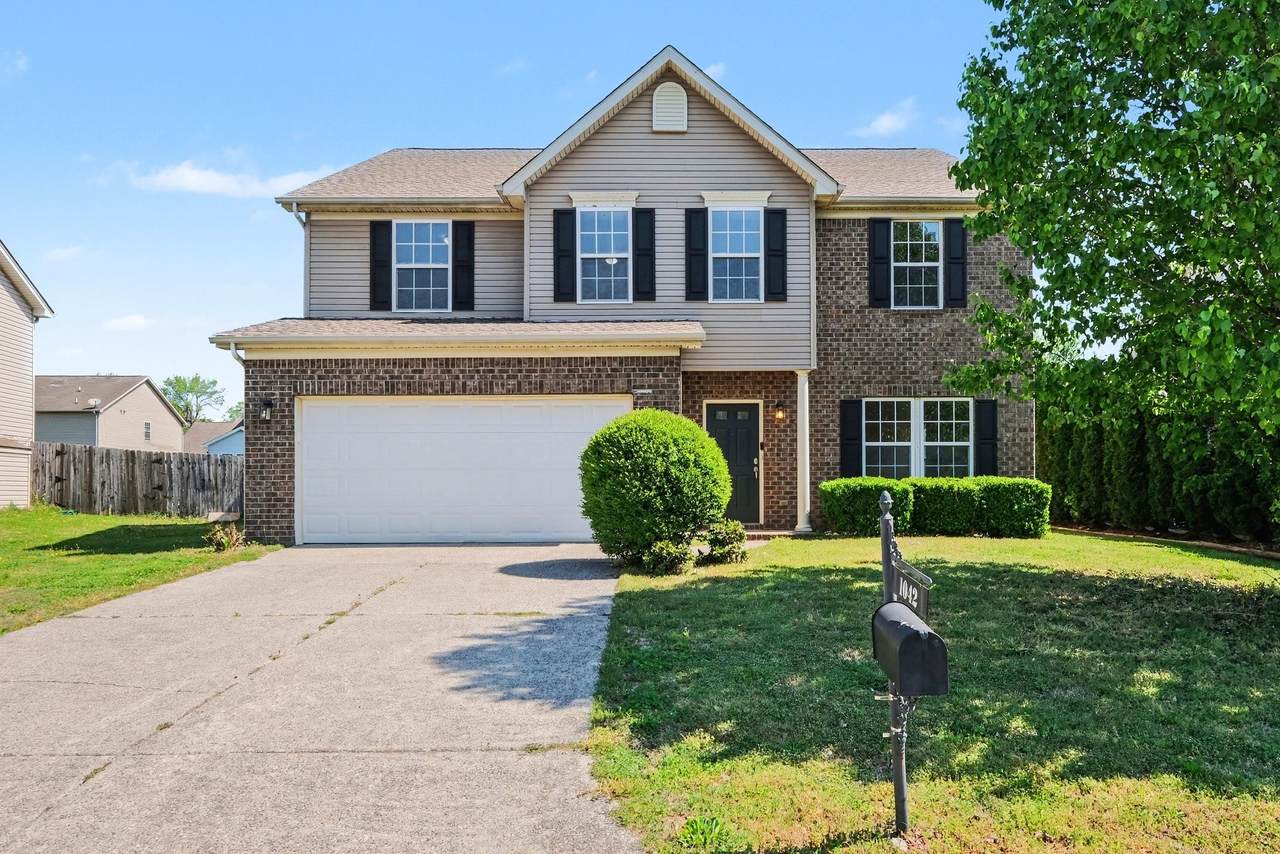 1042 Countess Ln - Photo 1