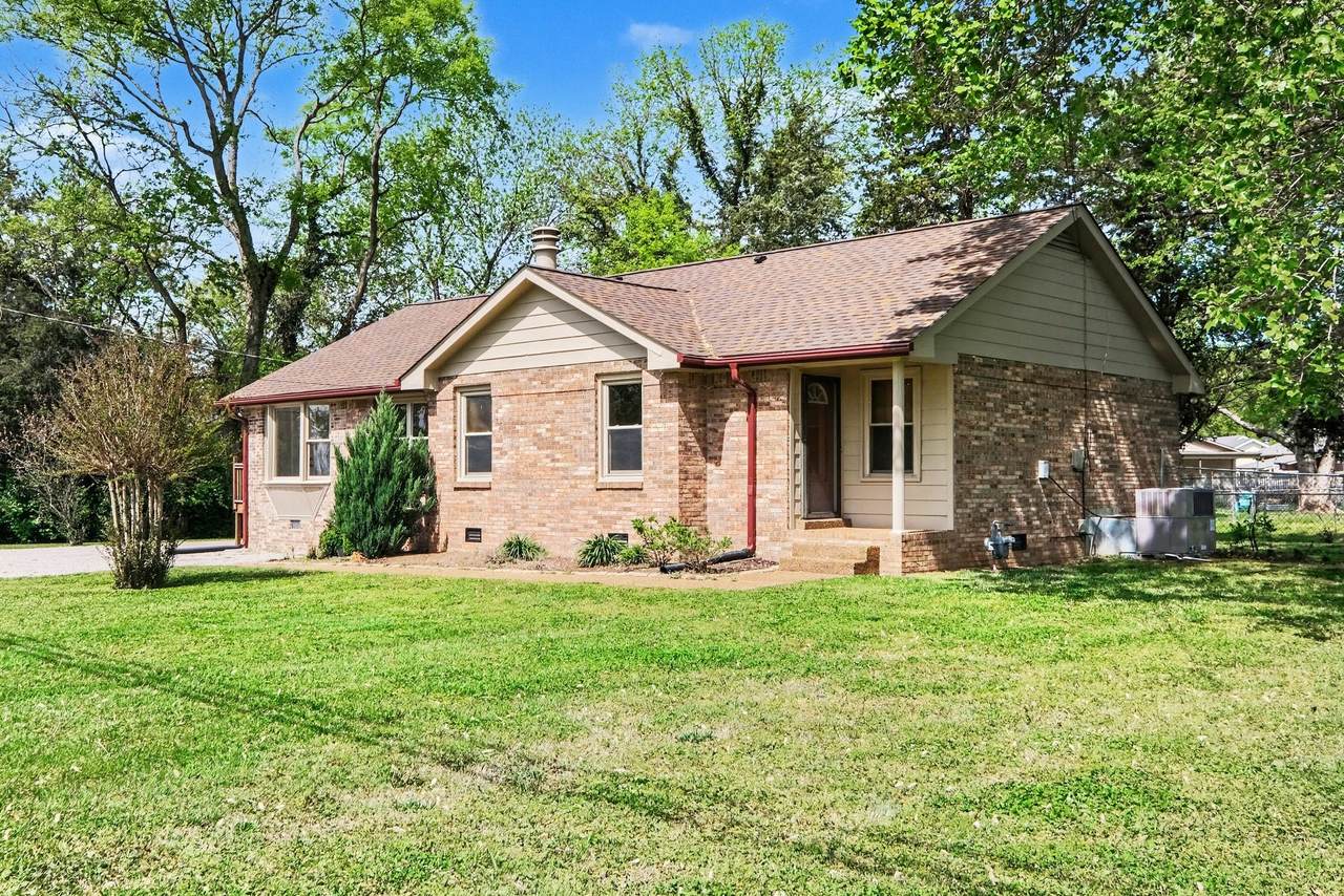 815 Stonebrook Blvd - Photo 1