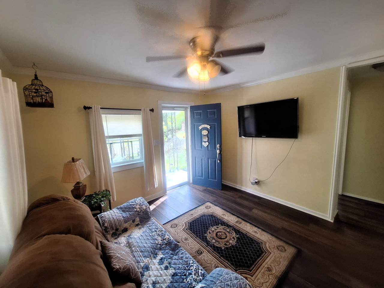 https://bt-photos.global.ssl.fastly.net/nashville/1280_boomver_1_RTC3170840-1.jpg