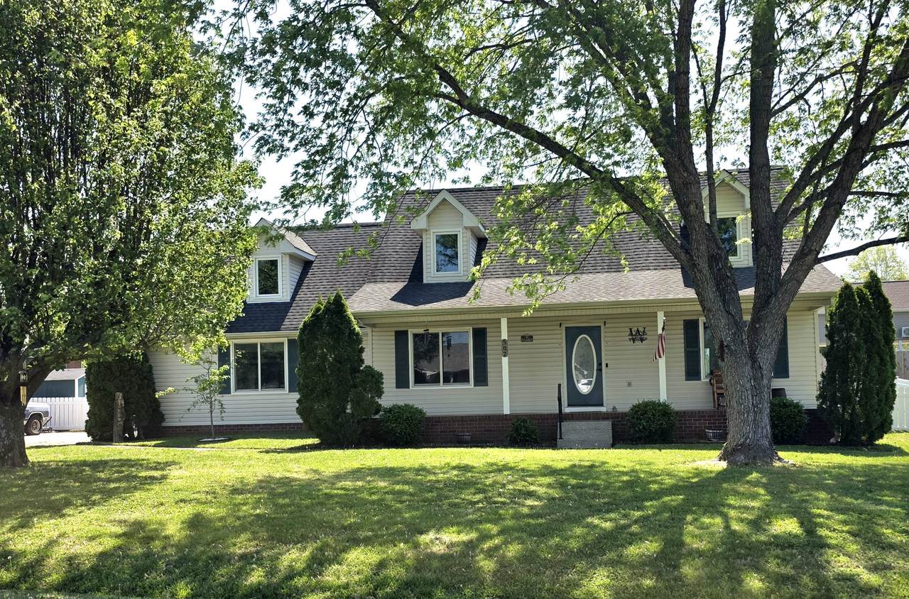 302 Cypress Ct - Photo 1