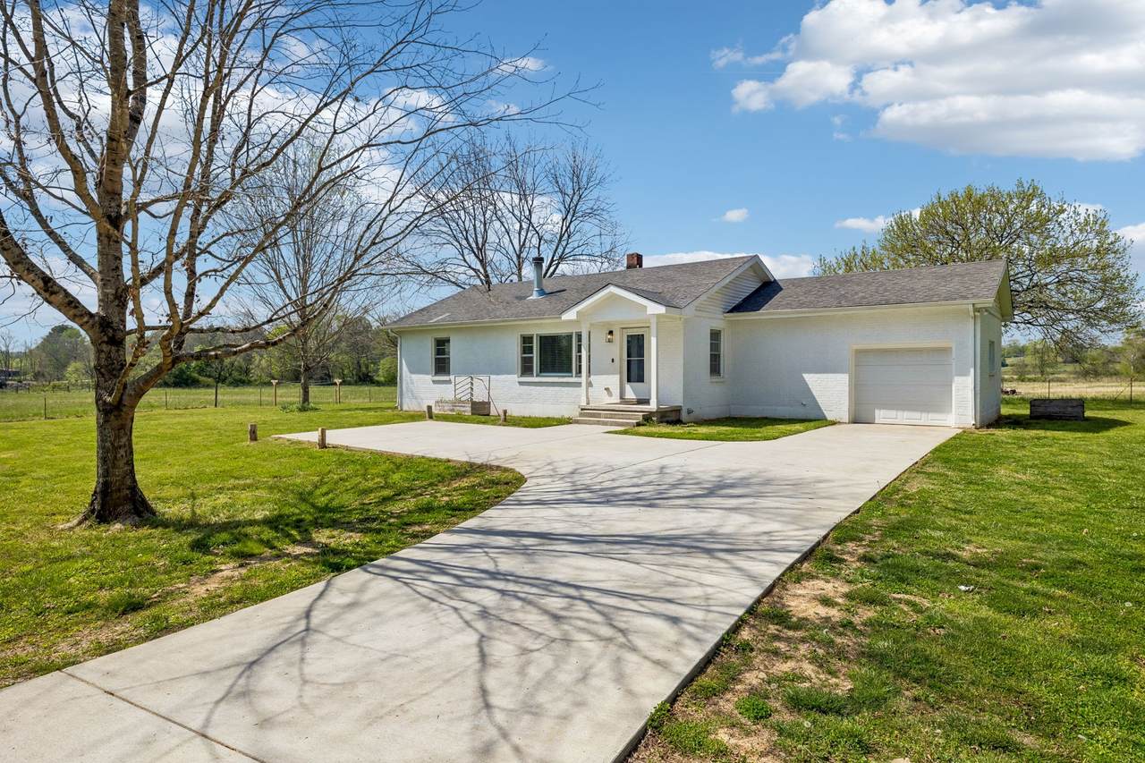 570 Piney Rd - Photo 1