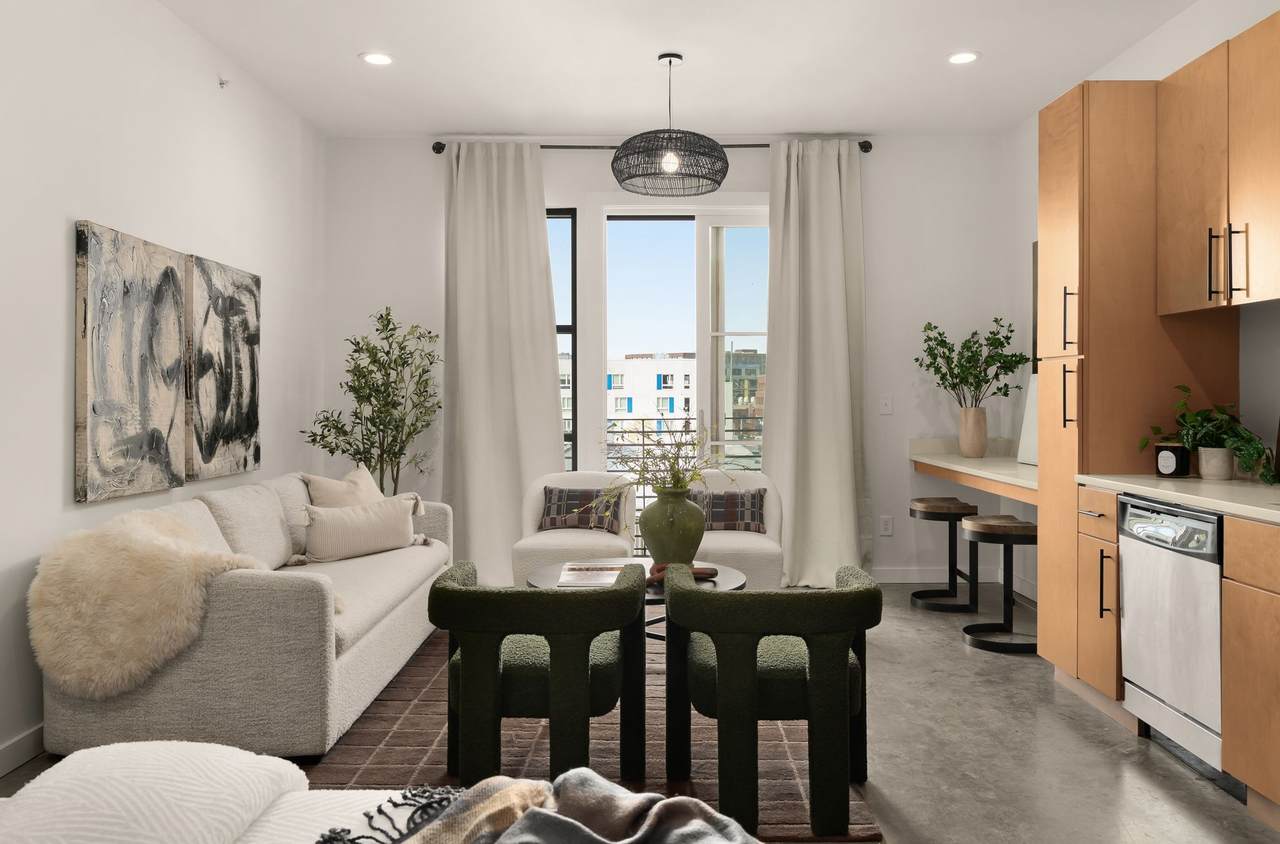 1247 Martin St - Photo 1