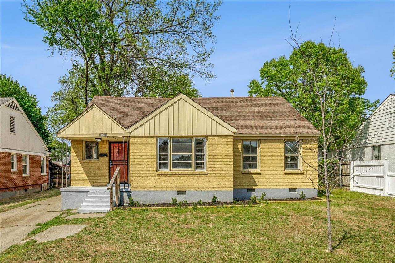 2150 Albany Ave - Photo 1