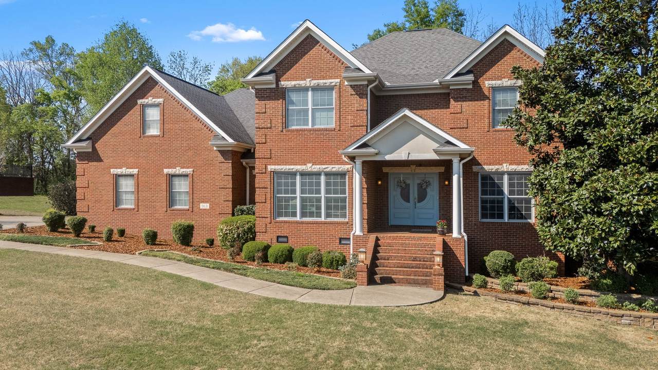 913 Dogwood Dr - Photo 1