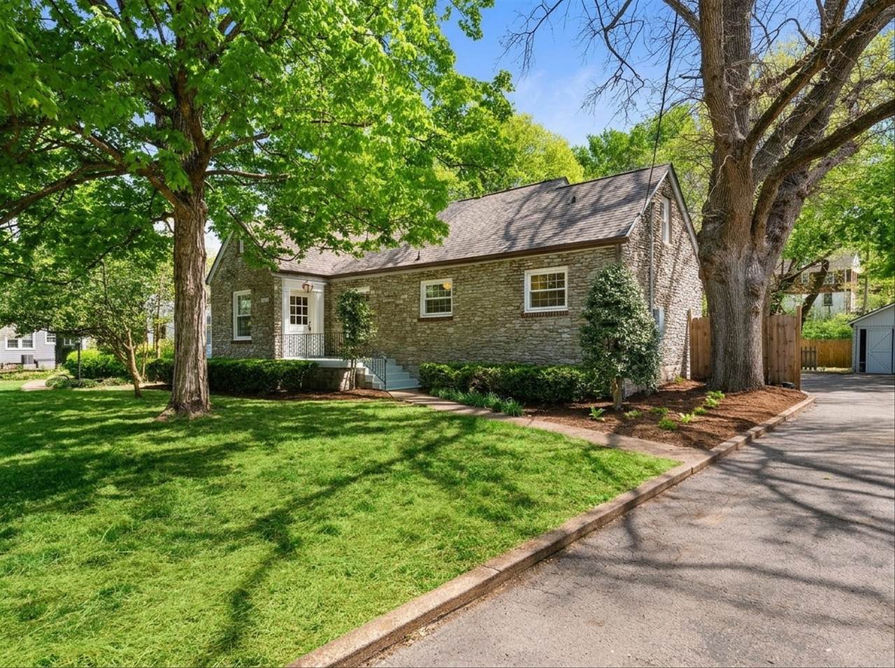 3508 General Bate Dr - Photo 1