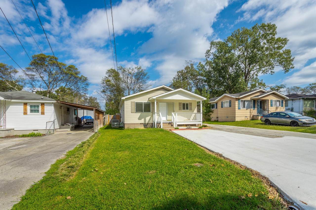 6011 Wellworth Avenue - Photo 1