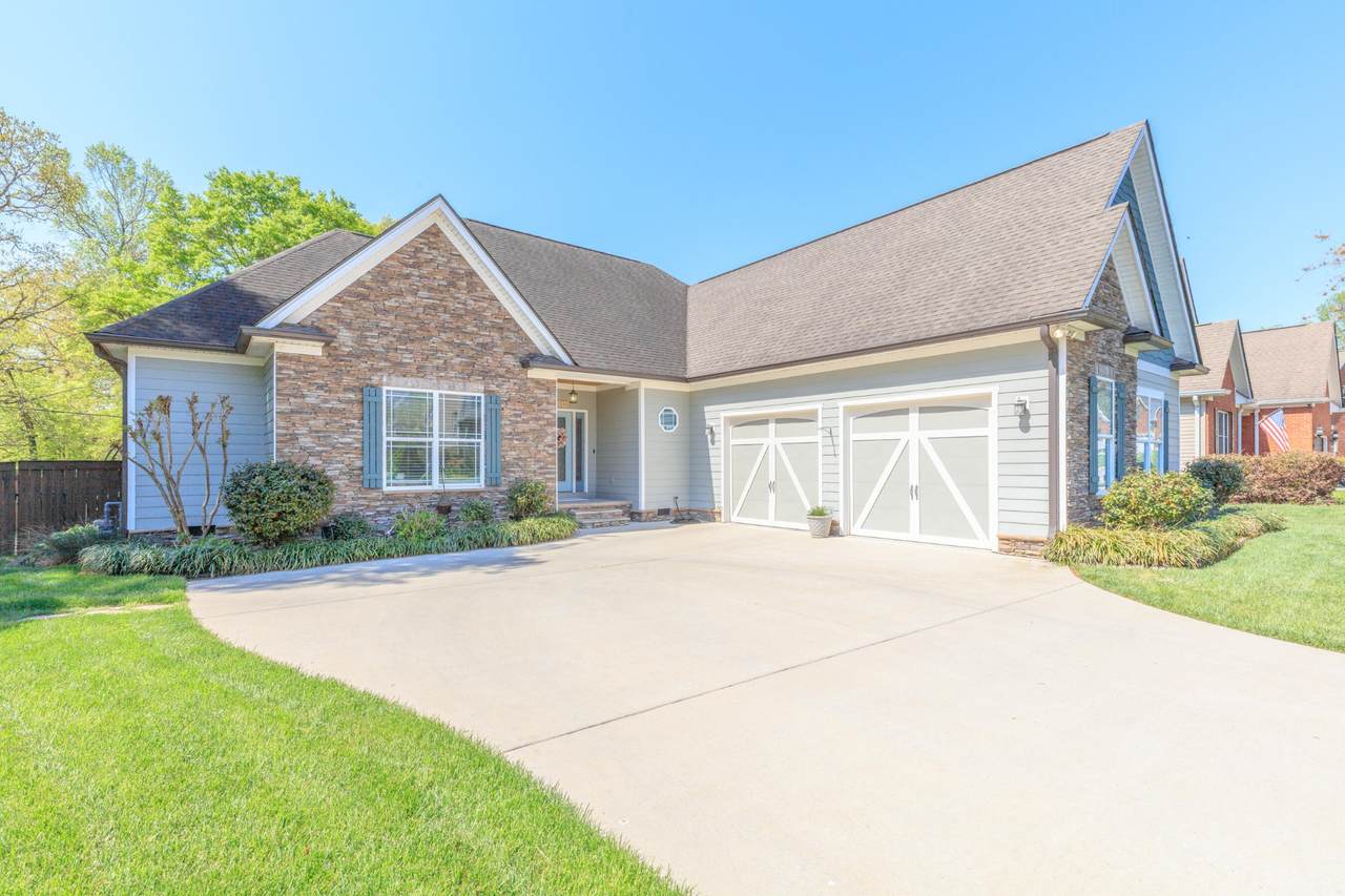 7064 Homestead Circle - Photo 1