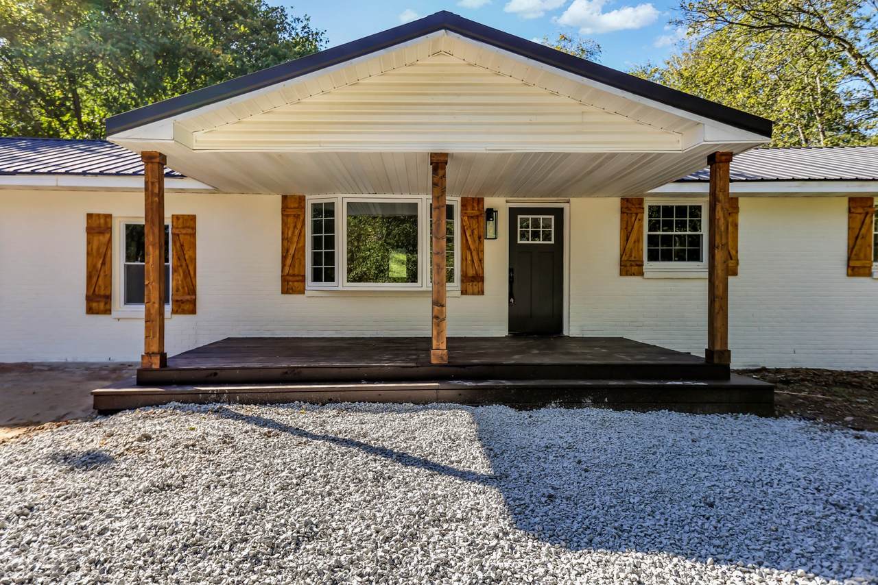 2054 Shelby Dr - Photo 1