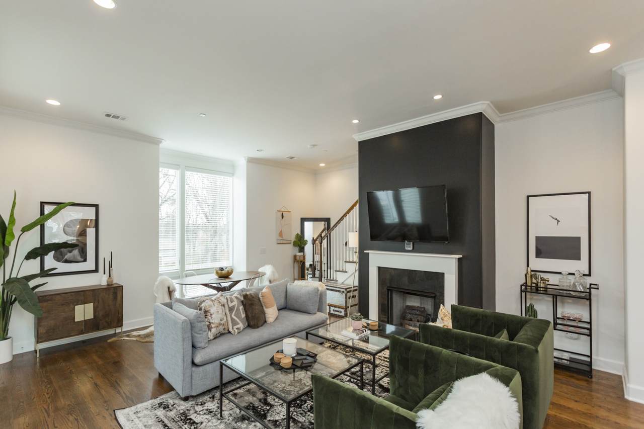 816 Smiley St - Photo 1