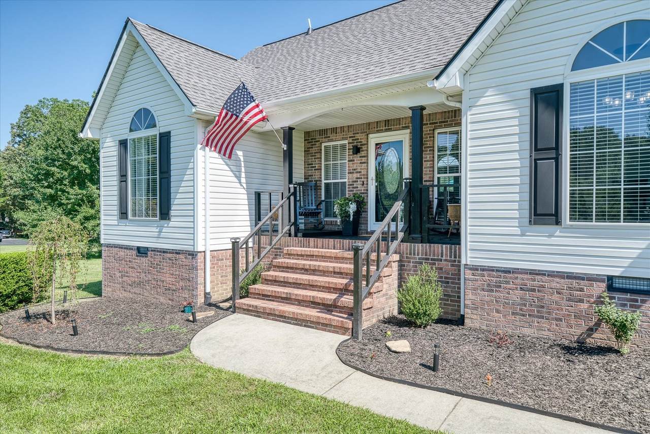 1036 Circle Dr - Photo 1