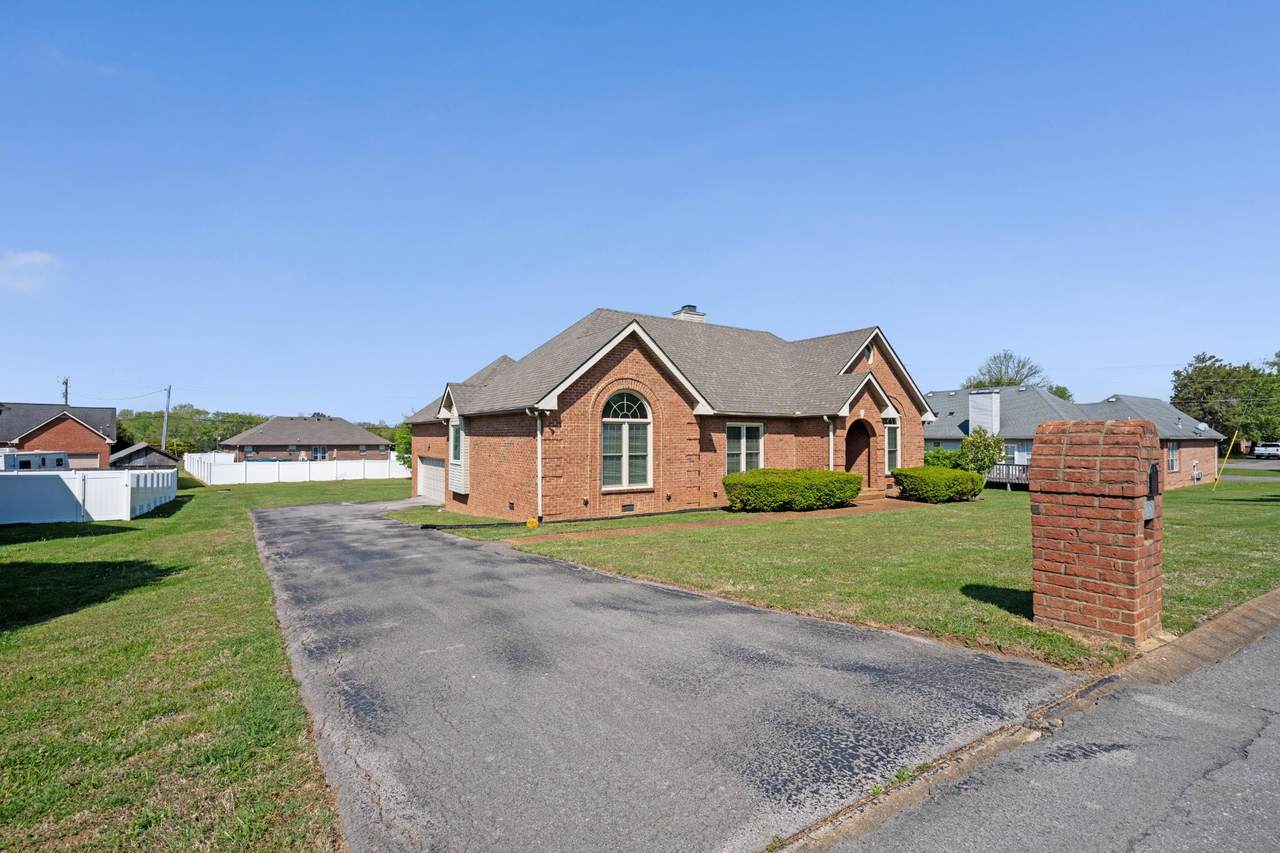 https://bt-photos.global.ssl.fastly.net/nashville/1280_boomver_1_RTC3173174-1.jpg