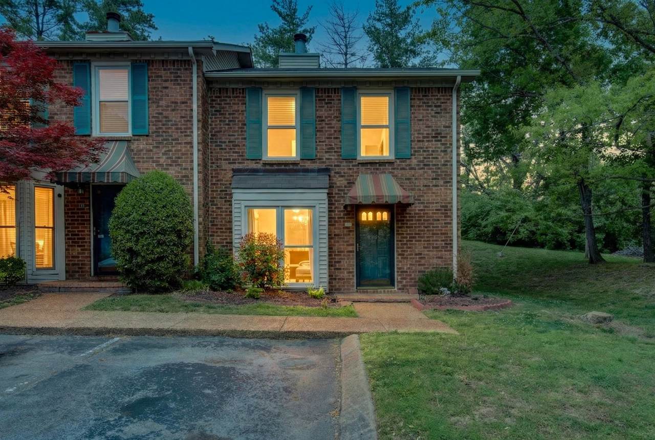 528 Williamsburg Dr - Photo 1