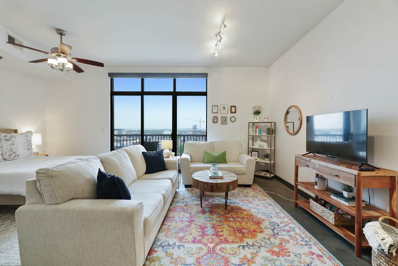 1510 Demonbreun St - Photo 1