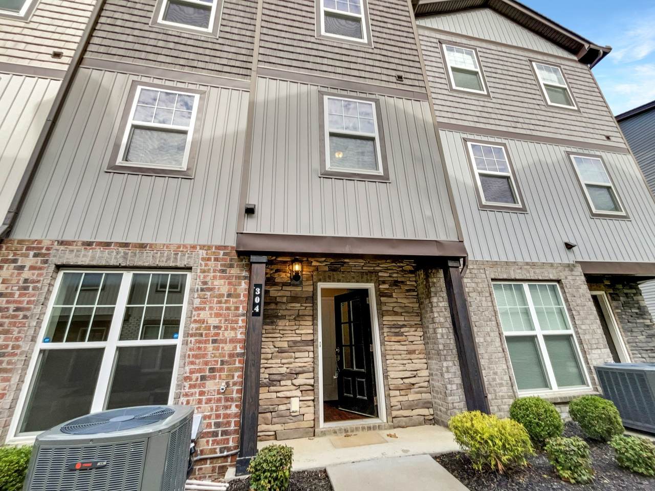 304 Negri Ct - Photo 1