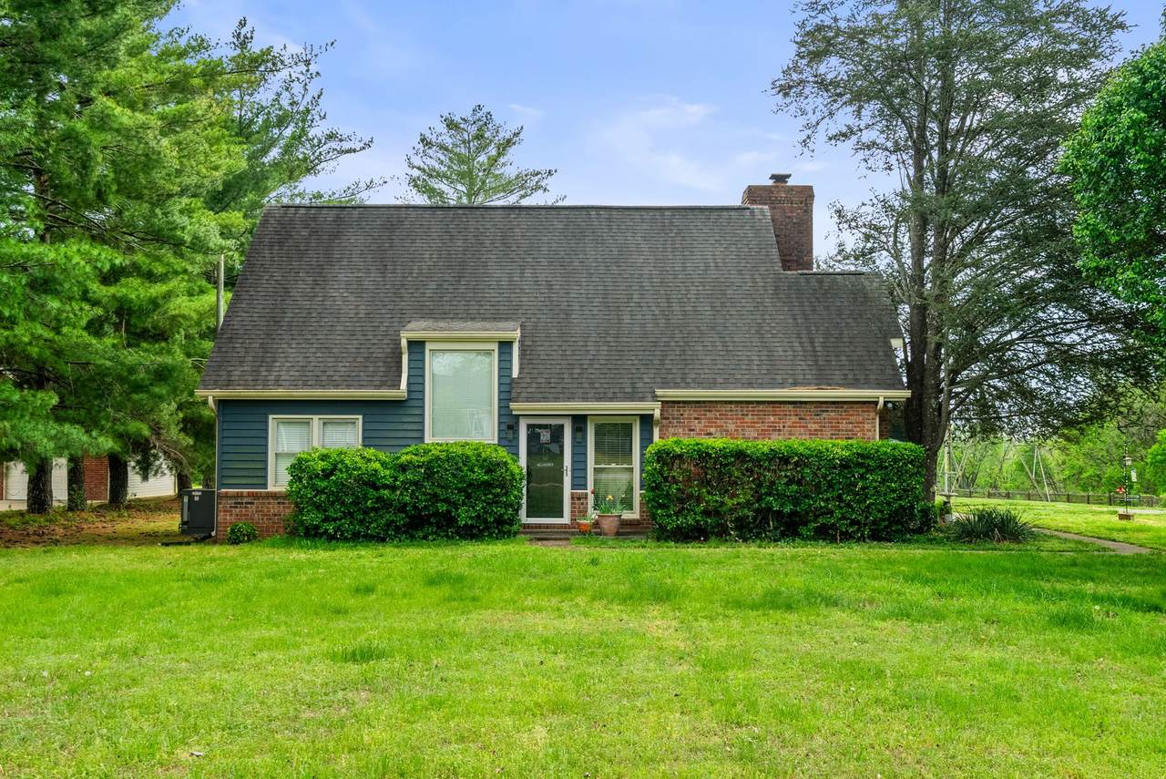 674 Lakeside Dr - Photo 1