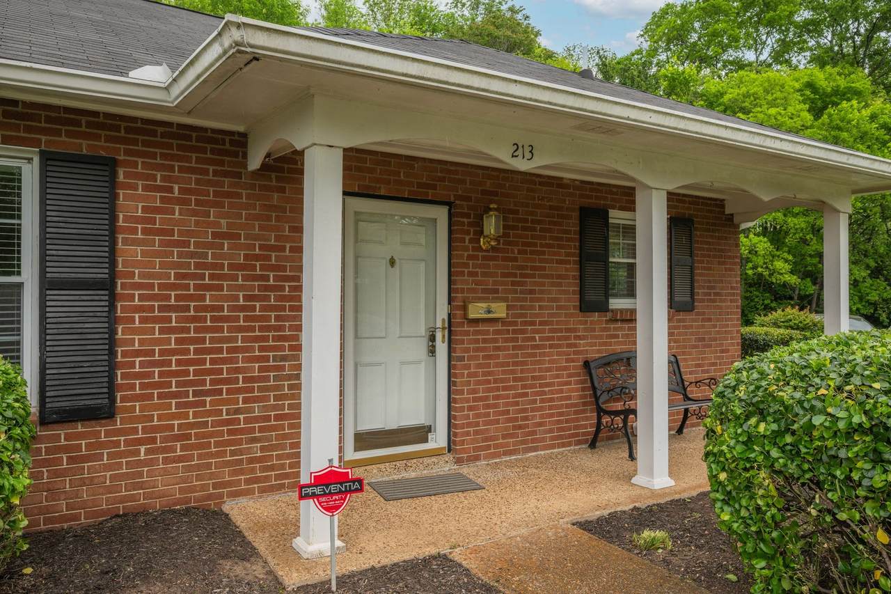 https://bt-photos.global.ssl.fastly.net/nashville/1280_boomver_1_RTC3176366-1.jpg