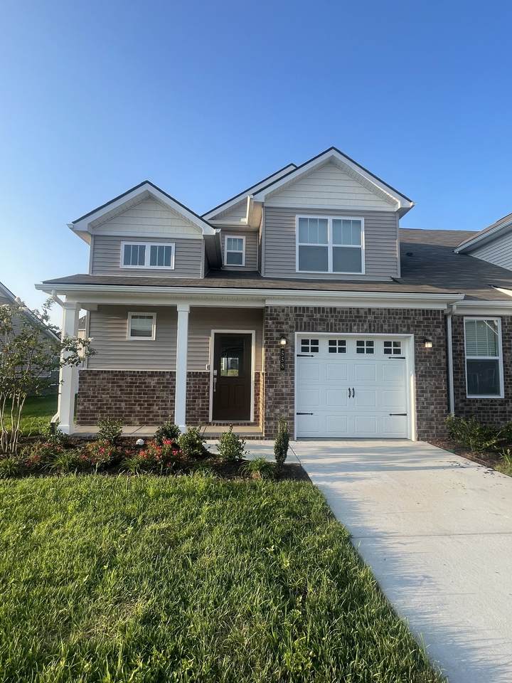 558 Trinity Way - Photo 1