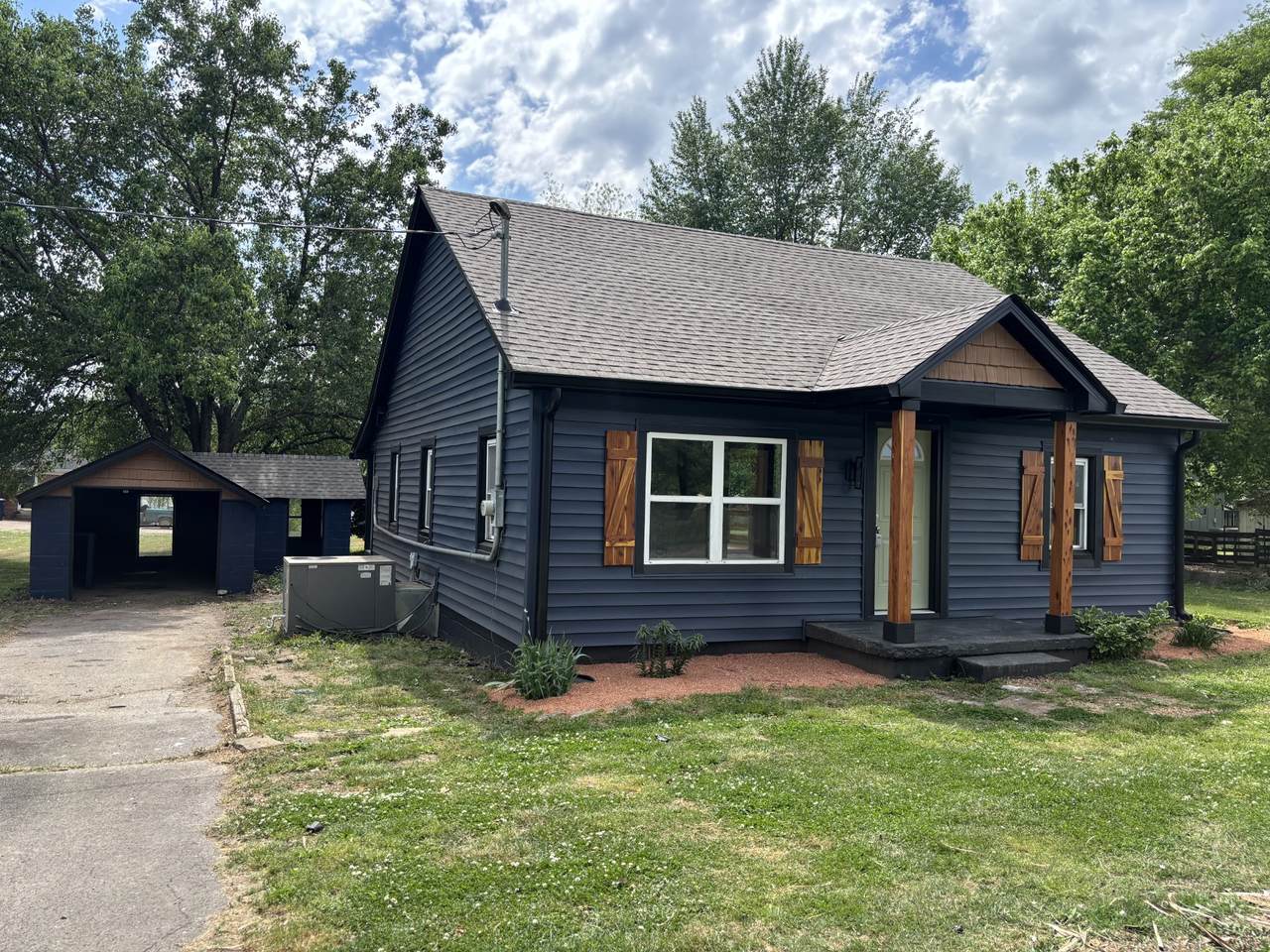 206 Wakefield Ave - Photo 1