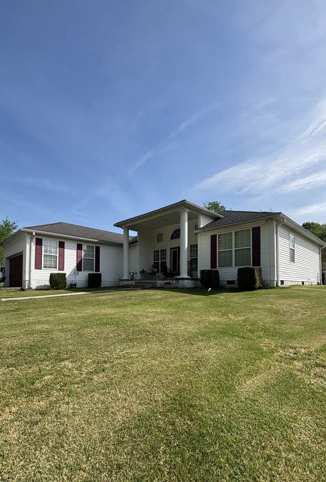 206 Dreaden St - Photo 1