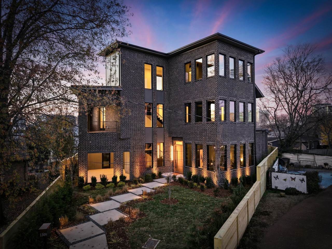 1309 Southside Cir - Photo 1
