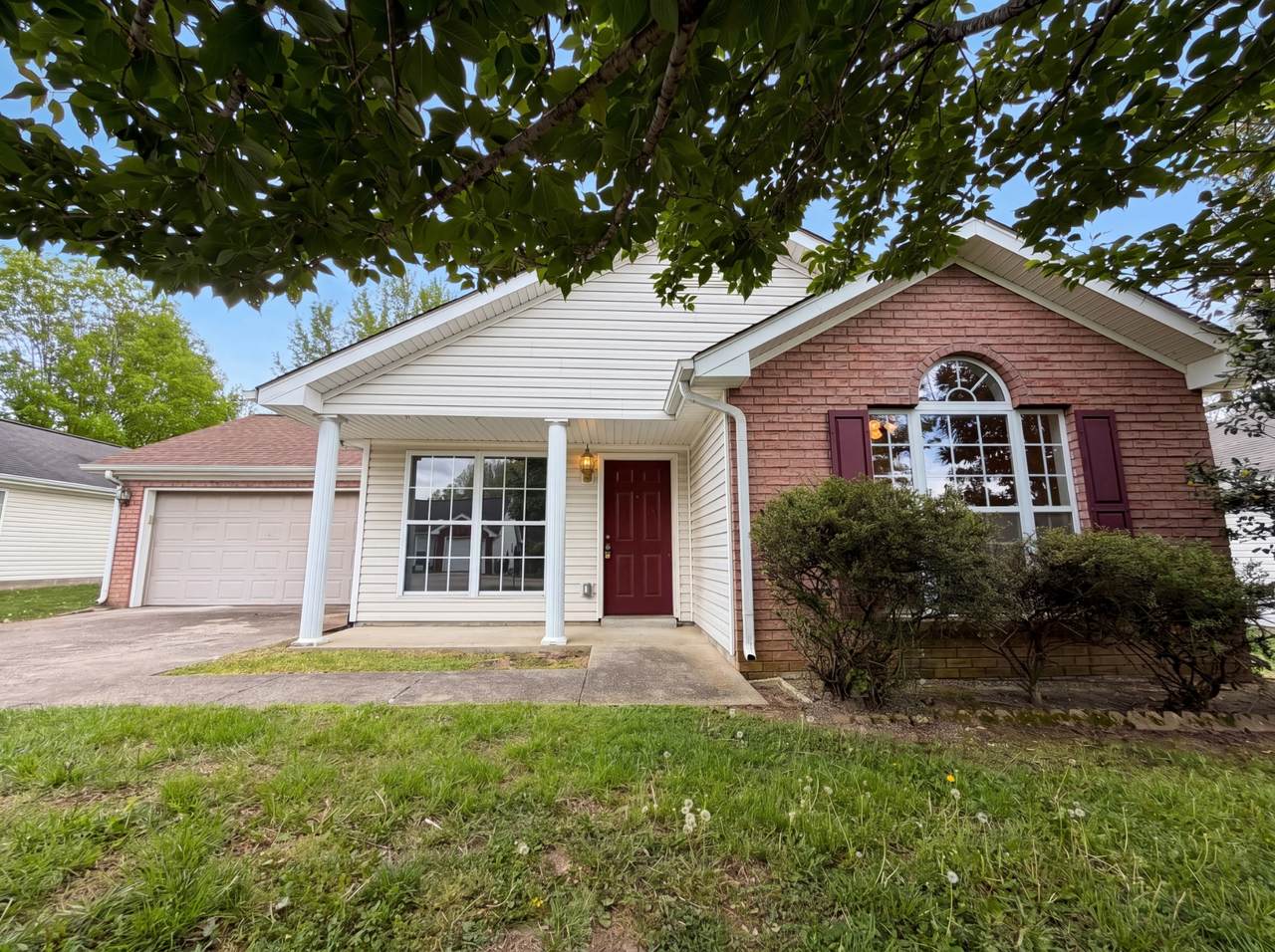 112 Westchester Dr - Photo 1