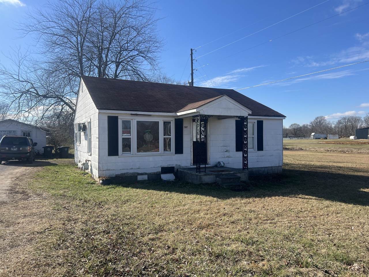 1305 Scottsville Rd - Photo 1