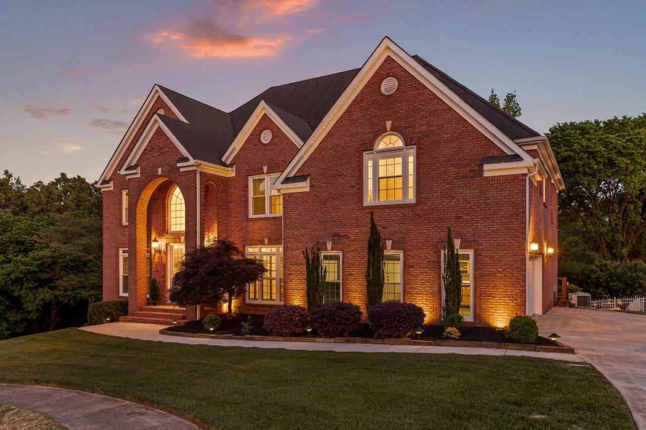6404 Beacon Pointe Circle - Photo 1