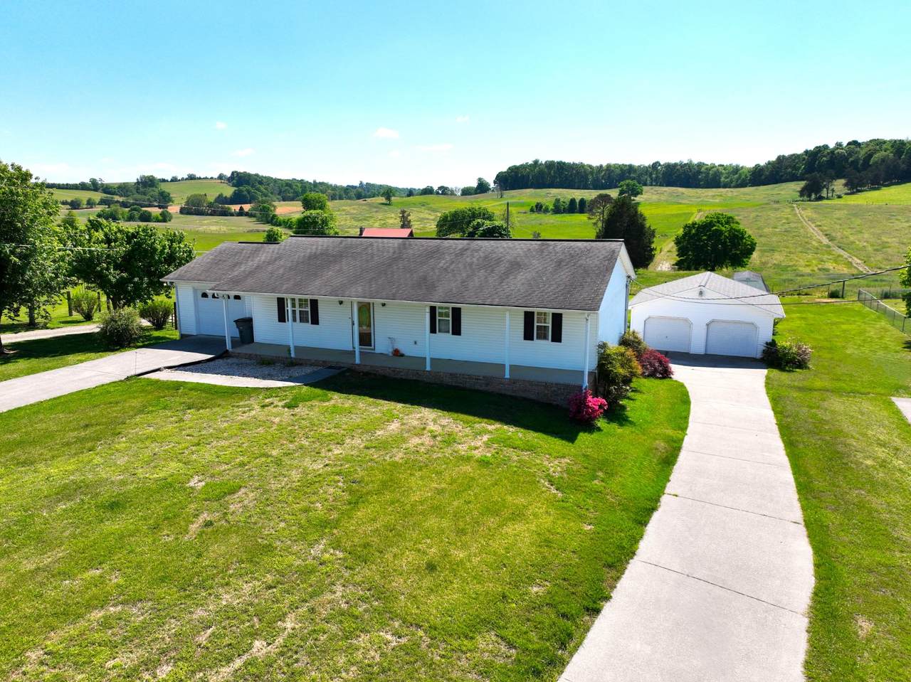 1691 Mullins Rd - Photo 1