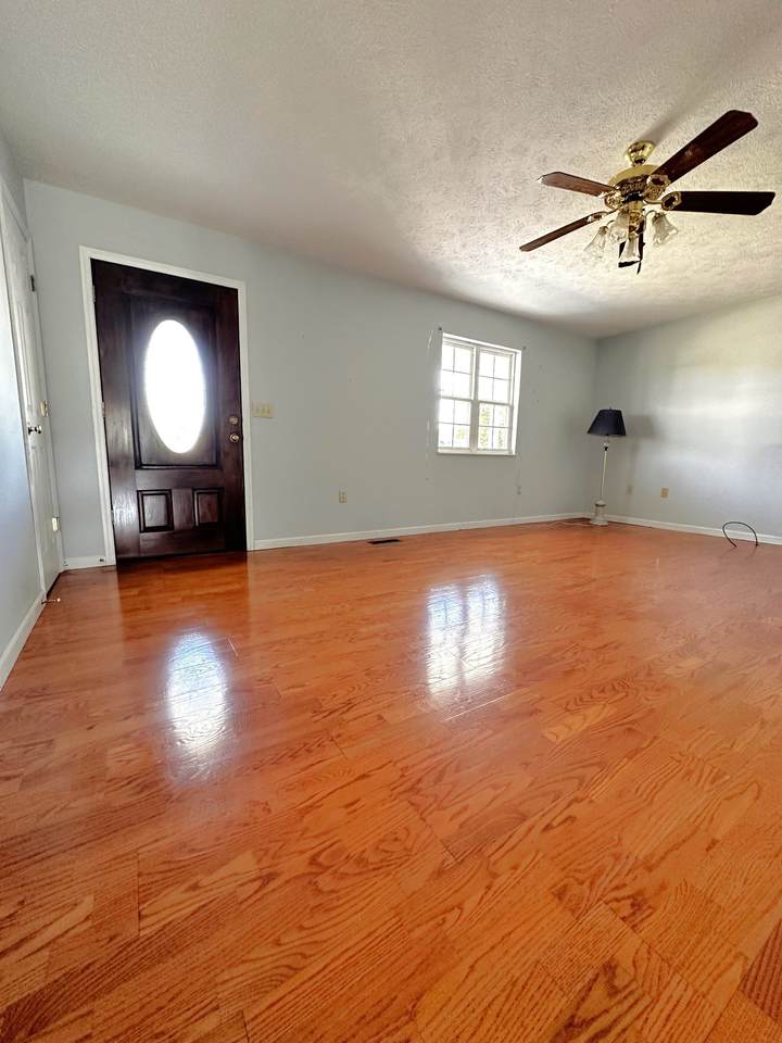 https://bt-photos.global.ssl.fastly.net/nashville/1280_boomver_1_RTC3182289-1.jpg