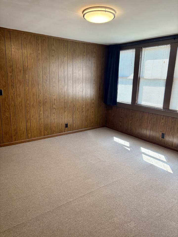 118 N Spring St - Photo 1