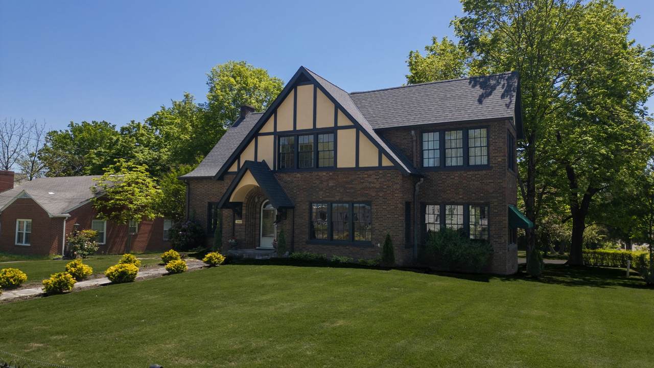 1007 Poplar St - Photo 1