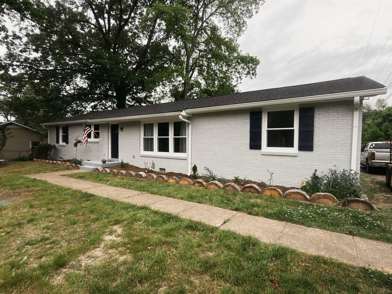 123 Delaware Dr - Photo 1