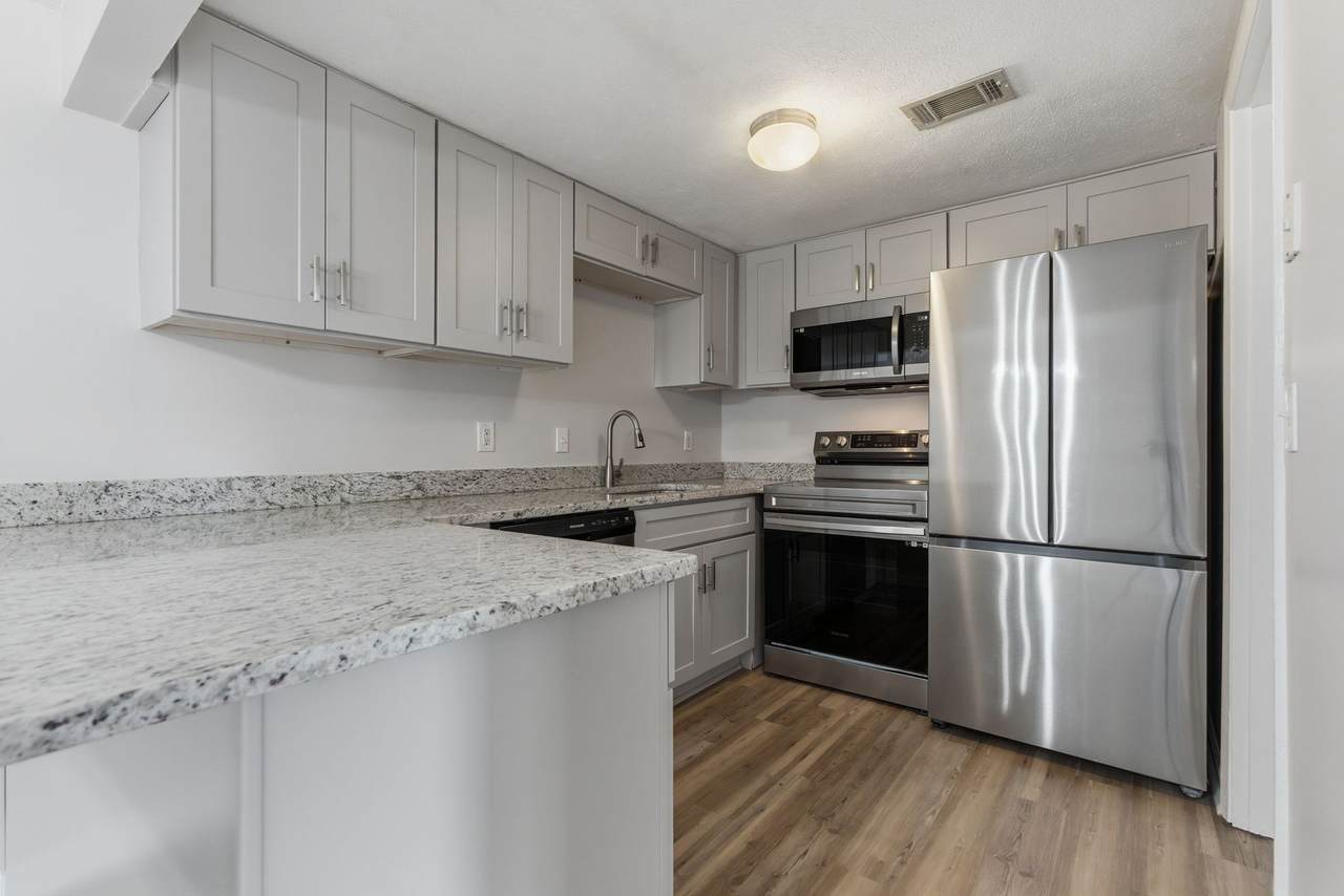 707 Ashlawn Pl - Photo 1
