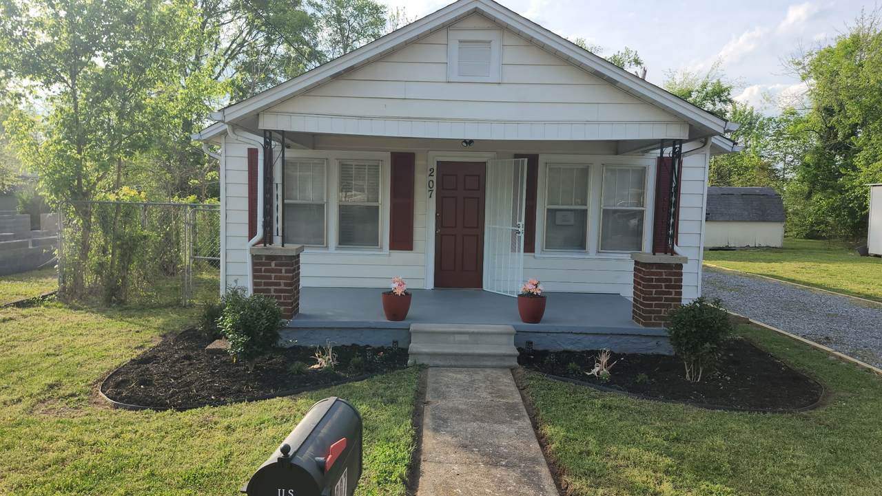 207 28th St - Photo 1