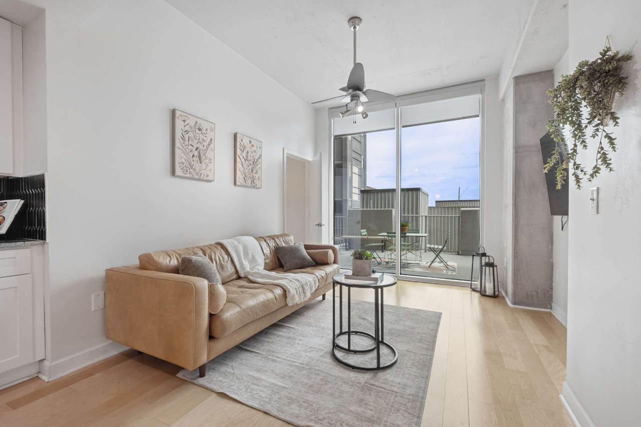 https://bt-photos.global.ssl.fastly.net/nashville/1280_boomver_1_RTC3182594-1.jpg