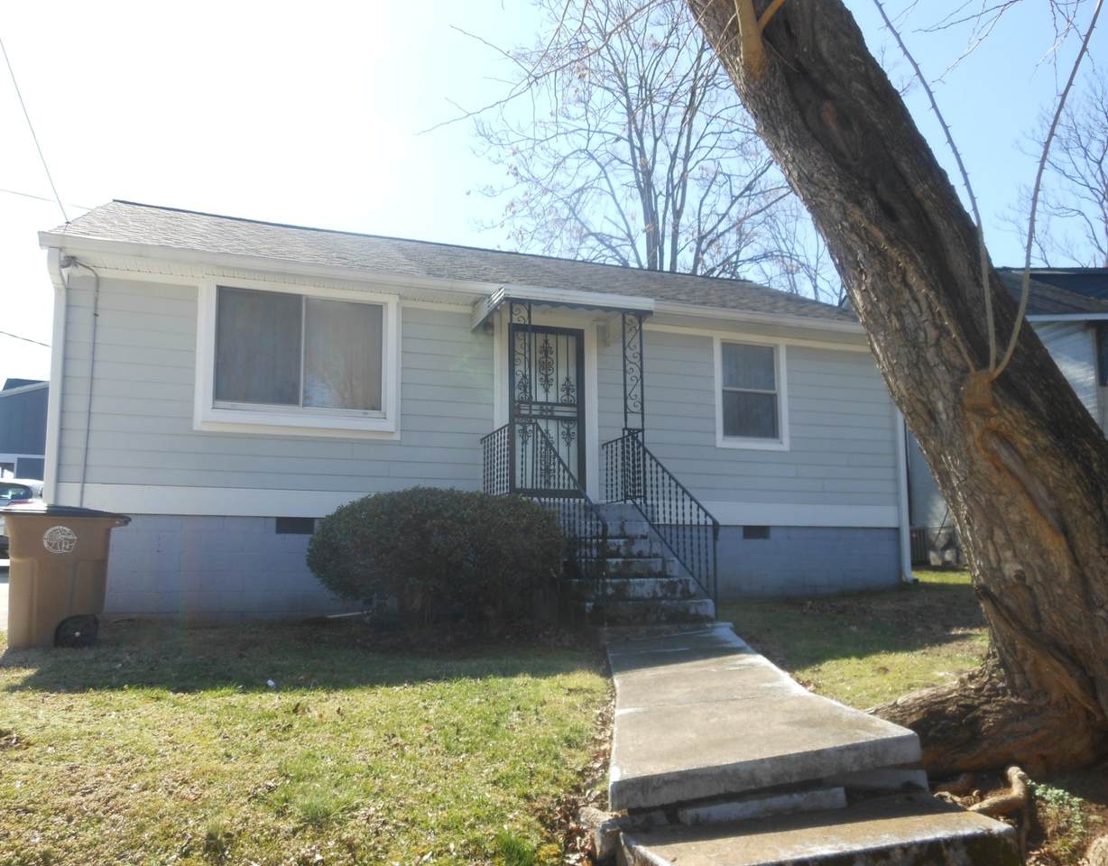 2103 Osage St - Photo 1